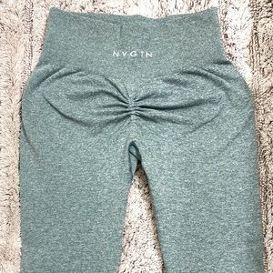 NVGTN Sage Green Scrunch Seamless Leggings | Medium | New w/ Tags